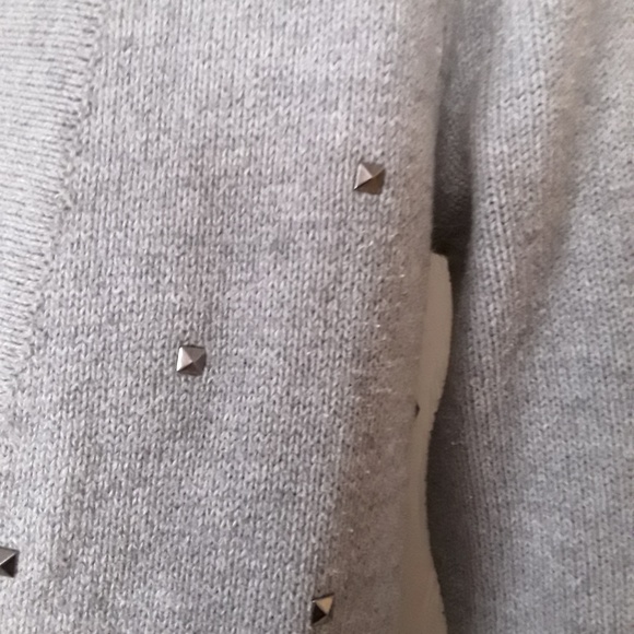 Victoria Secret's Pink sweater - Picture 4 of 5